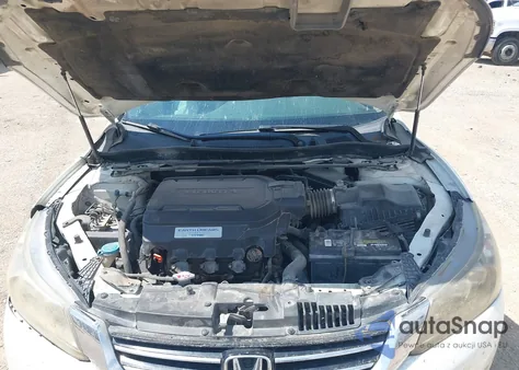 2013 Honda Accord Touring z USA, uszkodzony, nr VIN 1HGCR3F97DA028969